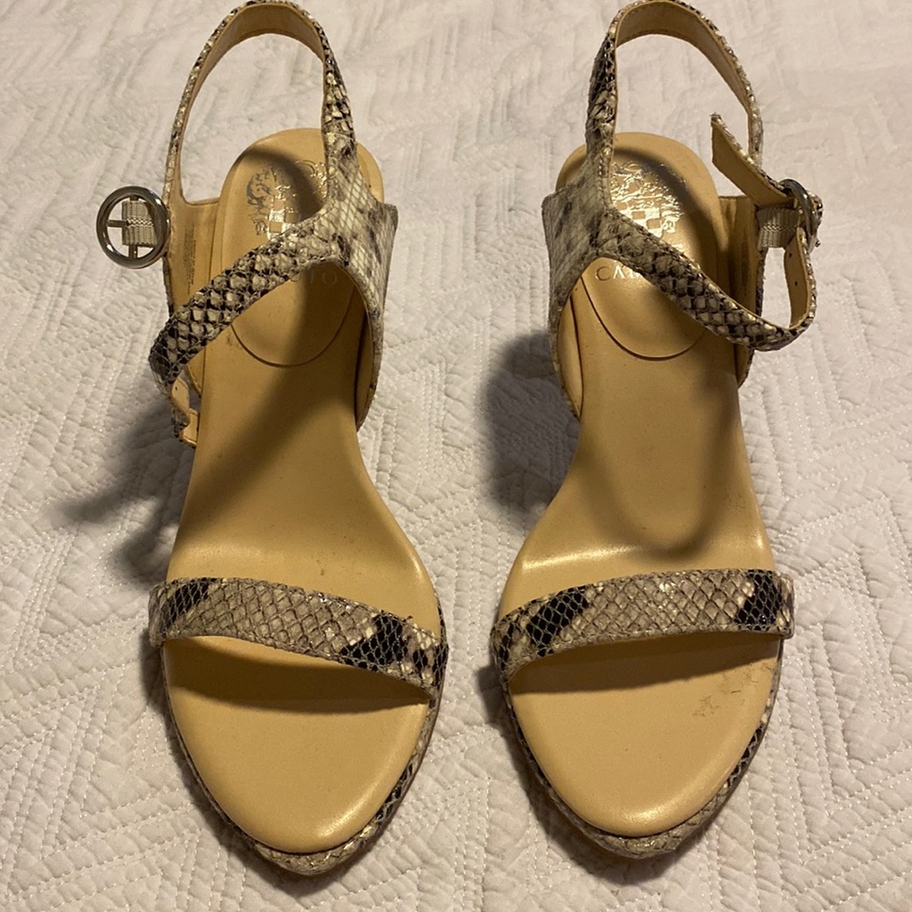 Snake print, Vince Camuto size 7.5. Never been worn